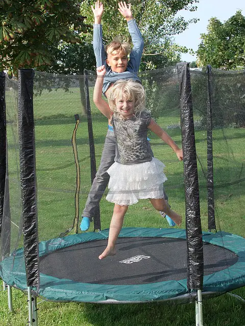 Zupapa vs Skywalker Trampoline