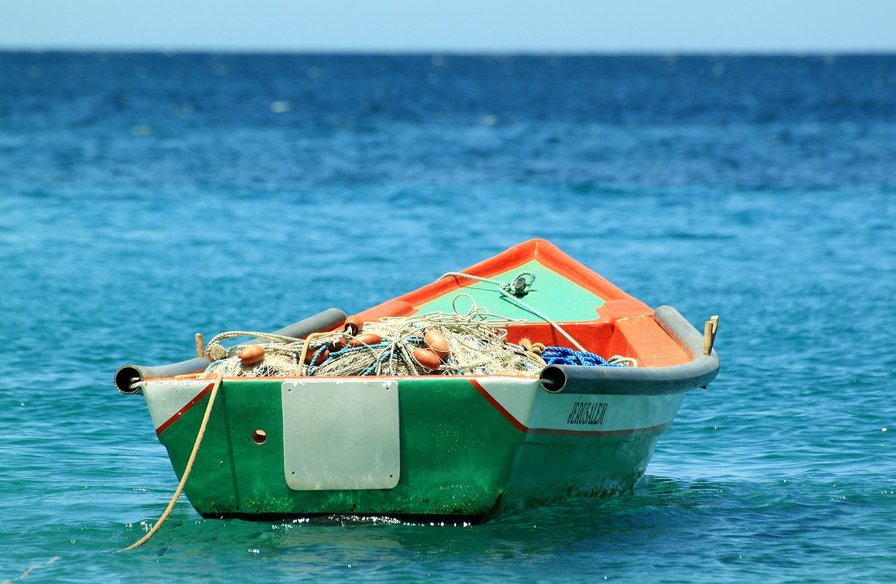 How Many Coats Of Paint On A Fiberglass Boat?